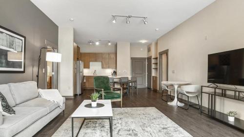 Landing - Modern Apartment with Amazing Amenities ID1996X19 in Charlotte, USA