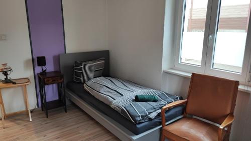 Monteurwohnung bis 6 Personen mit 4 gratis Parklätzen und Grill und WLAN 3x Schlafzimmer