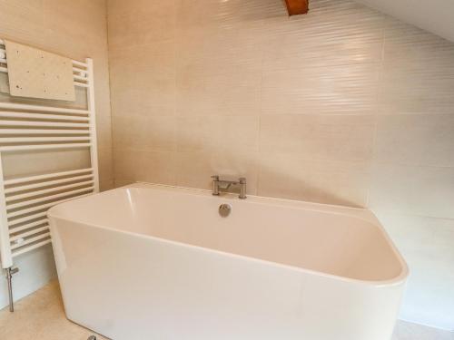 Hill Brook Barn - image 14