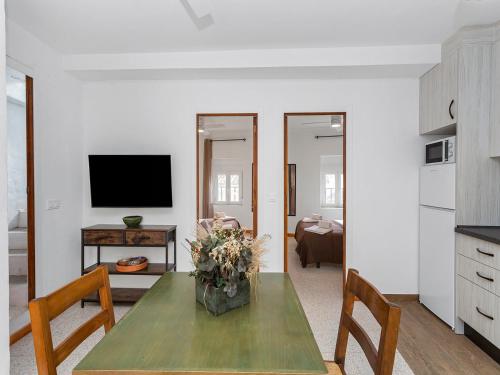 Sunny house in Onil with terrace and bbq in Onil