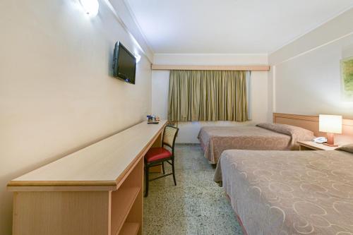 2 double beds
