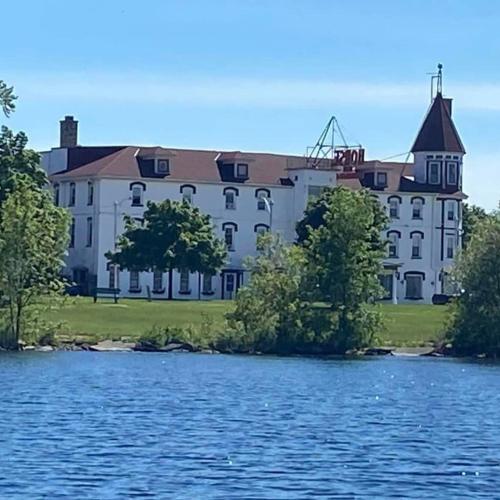 Historical Hotel - House of Ludington - Escanaba