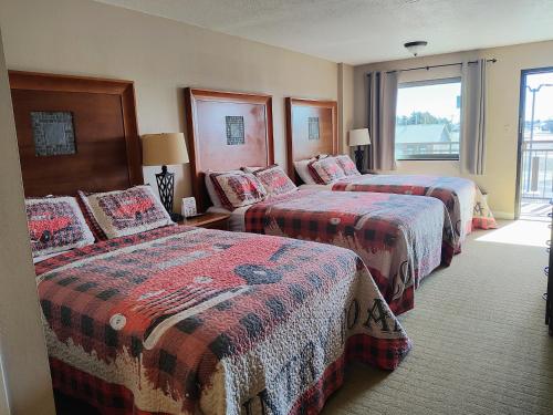 The Lodge at Russell - Russell Inn