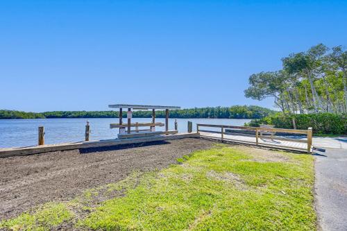 Everglades City Condo with Porch Steps to Water!