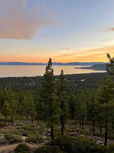 Tahoe Lake View Hill Top Retreat