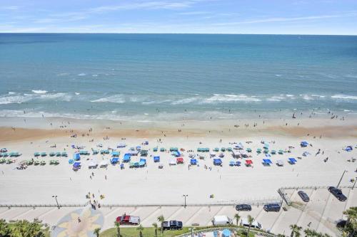 3BR Direct Beach Wyndham Ocean Walk Resort Daytona in Daytona Beach, USA