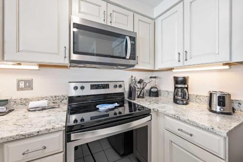 Luxury 18th Floor 1 BR Condo Direct Oceanfront Wyndham Ocean Walk Resort Daytona Beach | 1803 in Daytona Beach, USA