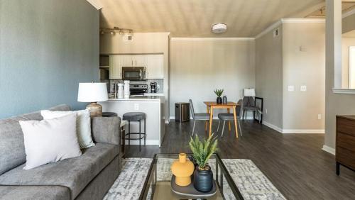 Landing - Modern Apartment with Amazing Amenities ID8656X94 in Fort Worth, USA