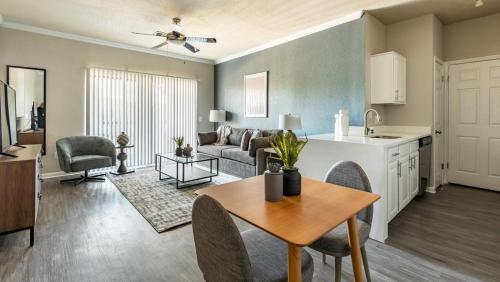 Landing - Modern Apartment with Amazing Amenities ID8656X94 in Fort Worth, USA