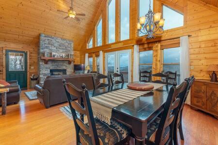 Views on 2 Decks~Pool Table~Hot Tub~Near Asheville in Swiss, USA
