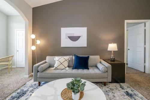 Landing - Modern Apartment with Amazing Amenities ID2641X01 in Lawrenceville, USA