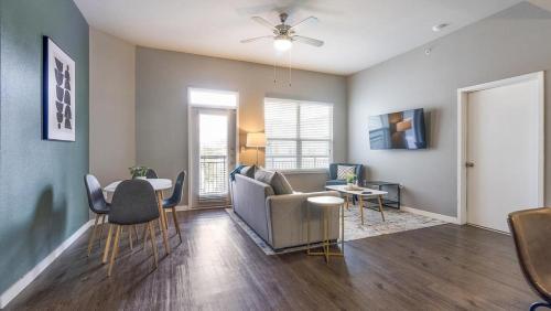 Landing - Modern Apartment with Amazing Amenities ID5045X9 in San Antonio, USA