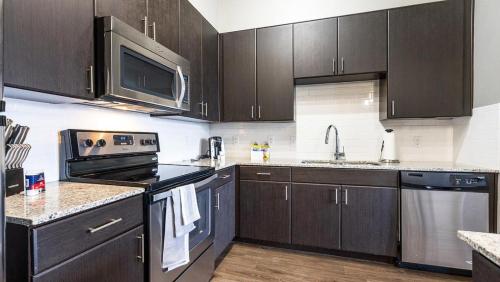 Landing - Modern Apartment with Amazing Amenities ID5045X9 in San Antonio, USA