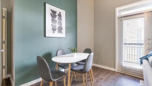 Landing - Modern Apartment with Amazing Amenities ID5045X9 in San Antonio, USA