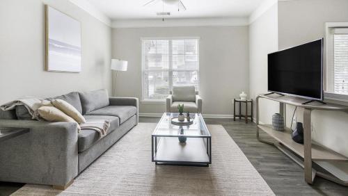 Landing - Modern Apartment with Amazing Amenities (ID1375X557) in 維克森林