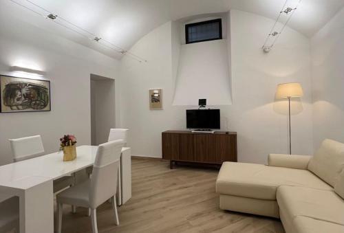 MOLO 7 - ANTESITUM - classic, modern and cozy, Malgrate