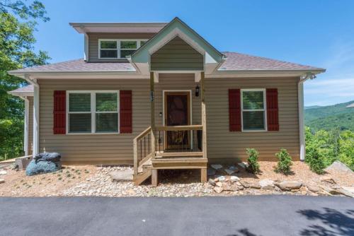Almost Bearadise Brand New 5 Bedroom Home with Views in Black Mountain, USA