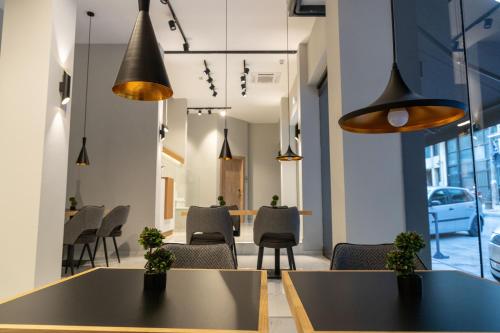 Restaurant, Grand Port Suites in Vardaris-Dikastiria District