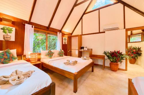 Shawandha Lodge