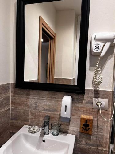 La Taverna del Metallo Rooms – La Spezia, PA