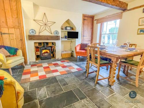 Rope Cottage - traditional cottage close to town