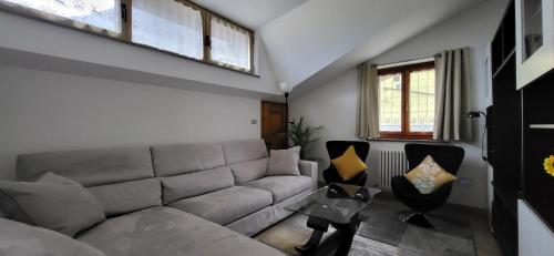 Iekārtas, Casa Estulio in Pontey