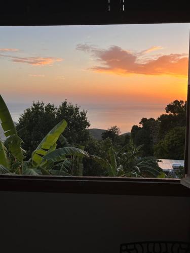 Villa Karata Appartement T3 avec Spa et vue sur mer BAILLIF Basse-Terre in Baillif