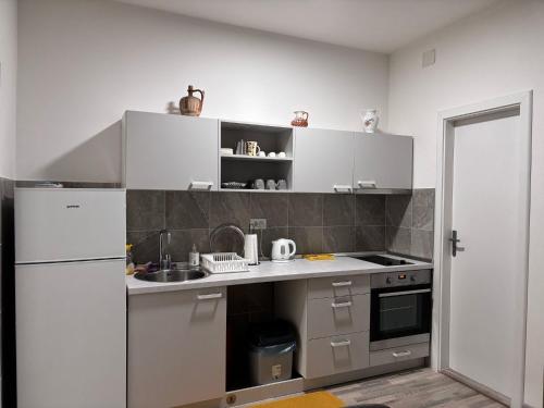 Apartment Grey Deluxe - image 3