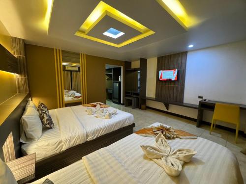 Deluxe Triple Room image 10