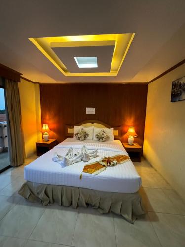 Standard Double Room image 10