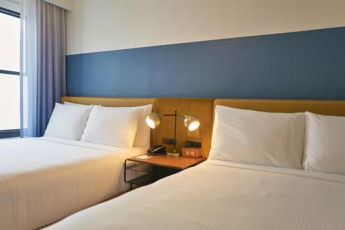 Superior Double Room image 7