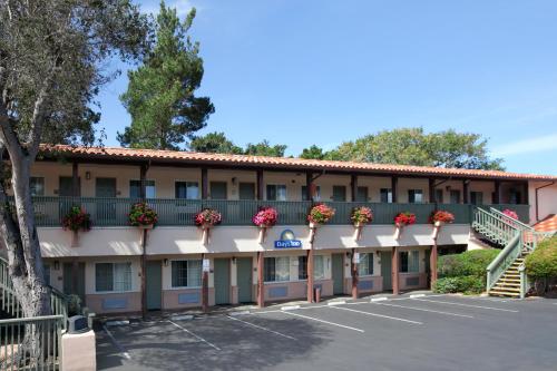 Days Inn by Wyndham Monterey-Fisherman's Wharf Aquarium