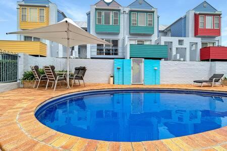 3-Bed with Alfresco Dining & Pool in Batemans Bay