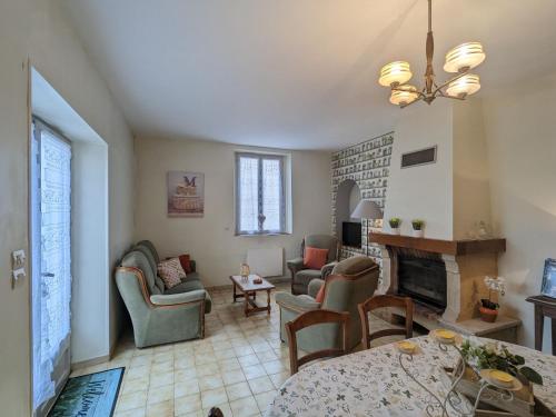 Gîte 7 pers avec jardin, vélos, proche Zoo de Beauval et Château de Valençay - FR-1-591-60 (Gite 7 pers avec jardin, velos, proche Zoo de Beauval et Chateau de Valencay - FR-1-591-60) in Jeu-Maloches