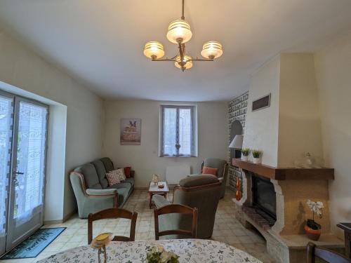 Gîte 7 pers avec jardin, vélos, proche Zoo de Beauval et Château de Valençay - FR-1-591-60 (Gite 7 pers avec jardin, velos, proche Zoo de Beauval et Chateau de Valencay - FR-1-591-60) in Jeu-Maloches