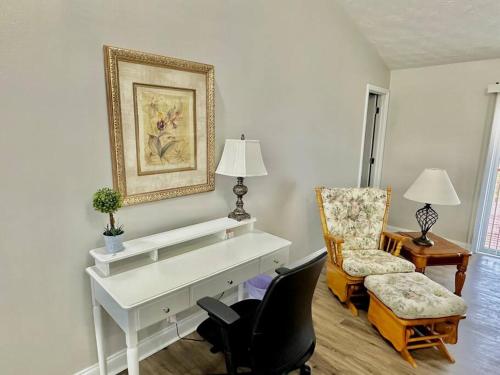 บริการและสิ่งอำนวยความสะดวก, Charming Spacious Get Away in เชลบีวิลล์ (IN)