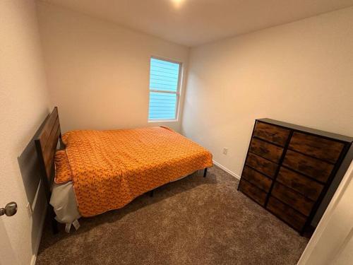 2-Story 3BR Home near Lackland and SeaWorld in Helotes, USA