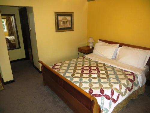 The Old Priory图片