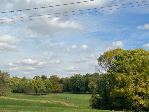 สนามกอล์ฟ (ในที่พัก), Charming Spacious Get Away in เชลบีวิลล์ (IN)