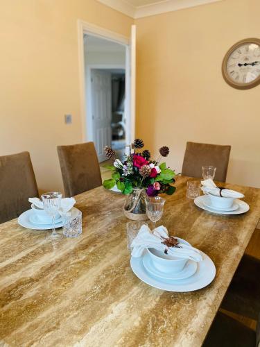 Contractors Home - 4 Bedroom Long Stays Welcome - Barnsley in Barnsley