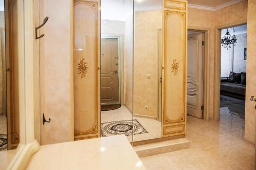 Prestige Apartment on Naberezhnaya - image 4