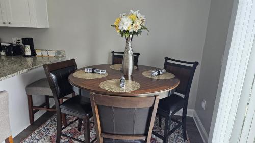 Charming & Spacious 3BR House in Concord, USA
