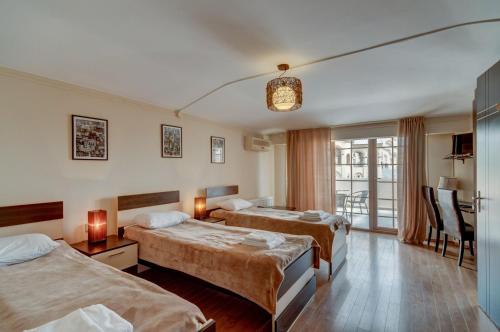 Epic Hotel Hotel Epic is conveniently located in the popular Tbilisi area. The hotel offers a wide range of amenities and perks to ensure you have a great time. Facilities like 24-hour front desk, express check-