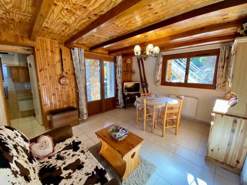 Les Angles - T3 Chalet Cozy avec Parking - FR-1-758-21, Les Angles (Foto 5)
