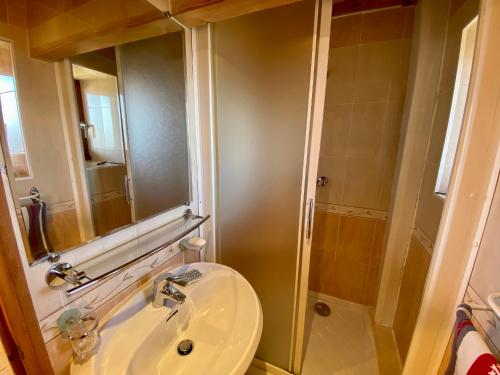 Les Angles - T3 Chalet Cozy avec Parking - FR-1-758-21, Les Angles (Foto 10)