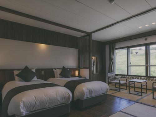 Modern Japanese-Style Twin Room