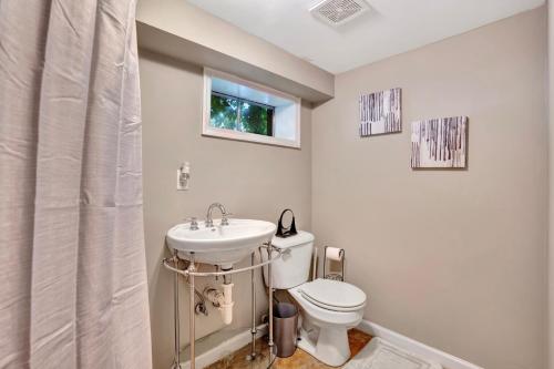 Serene Downtown Villa in Clarksville, USA