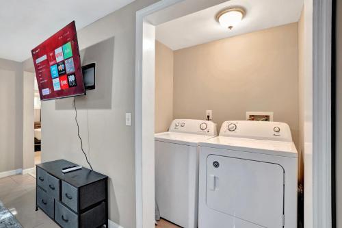 Serene Downtown Villa in Clarksville, USA