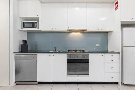 A Comfy Studio for 5 Next to Darling Harbour - image 10