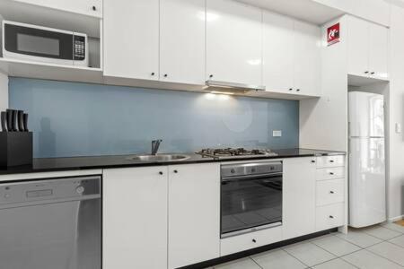 A Comfy Studio for 5 Next to Darling Harbour - image 6